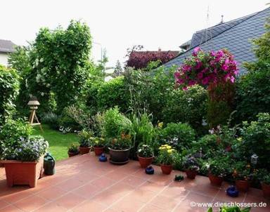 Terrasse und Garten (1).jpg
