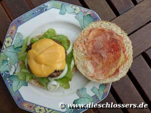 Belegter Cheeseburger